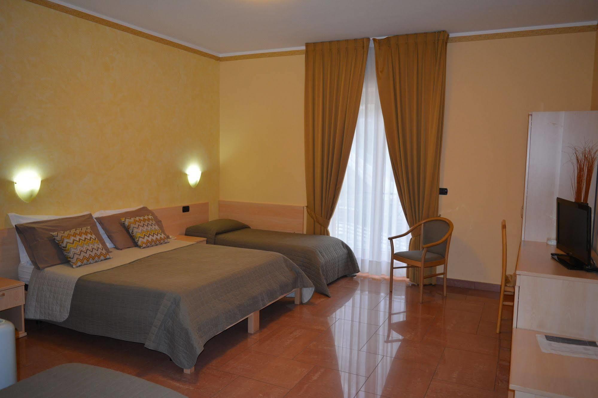 La Collina Hotel & Spa Oliveto Citra Luaran gambar