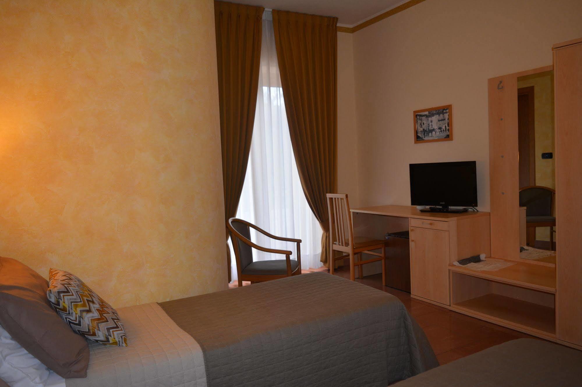 La Collina Hotel & Spa Oliveto Citra Luaran gambar