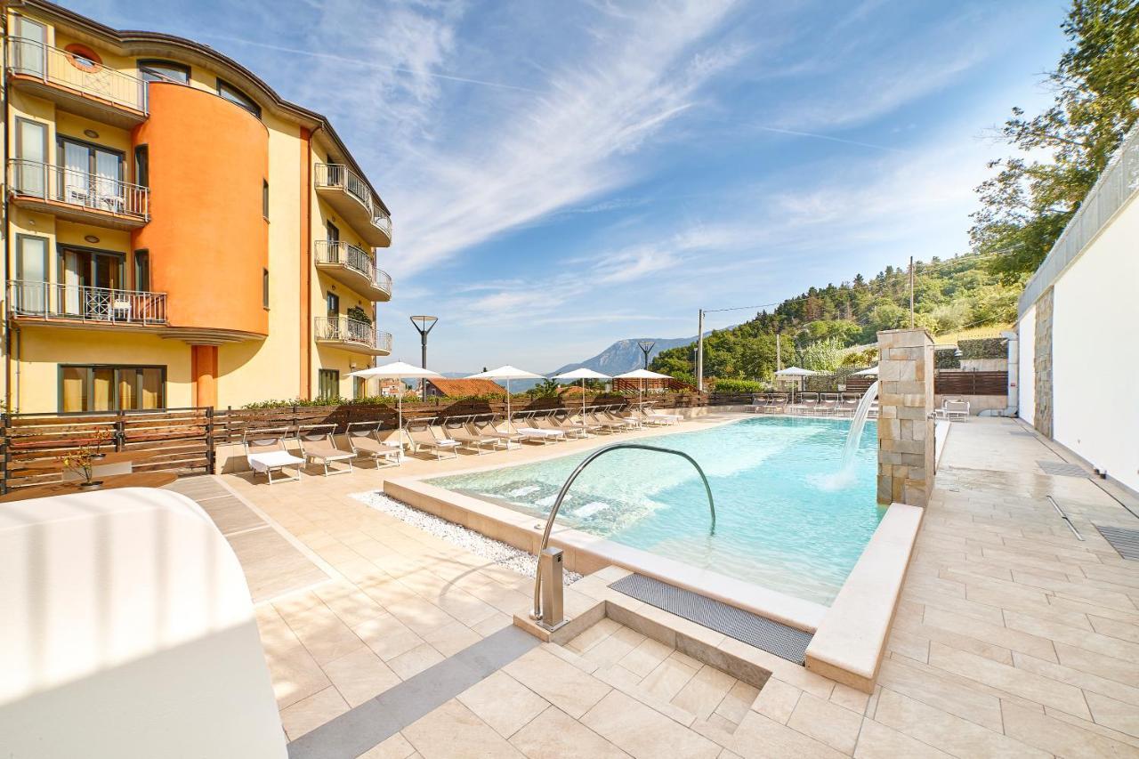 La Collina Hotel & Spa Oliveto Citra Luaran gambar