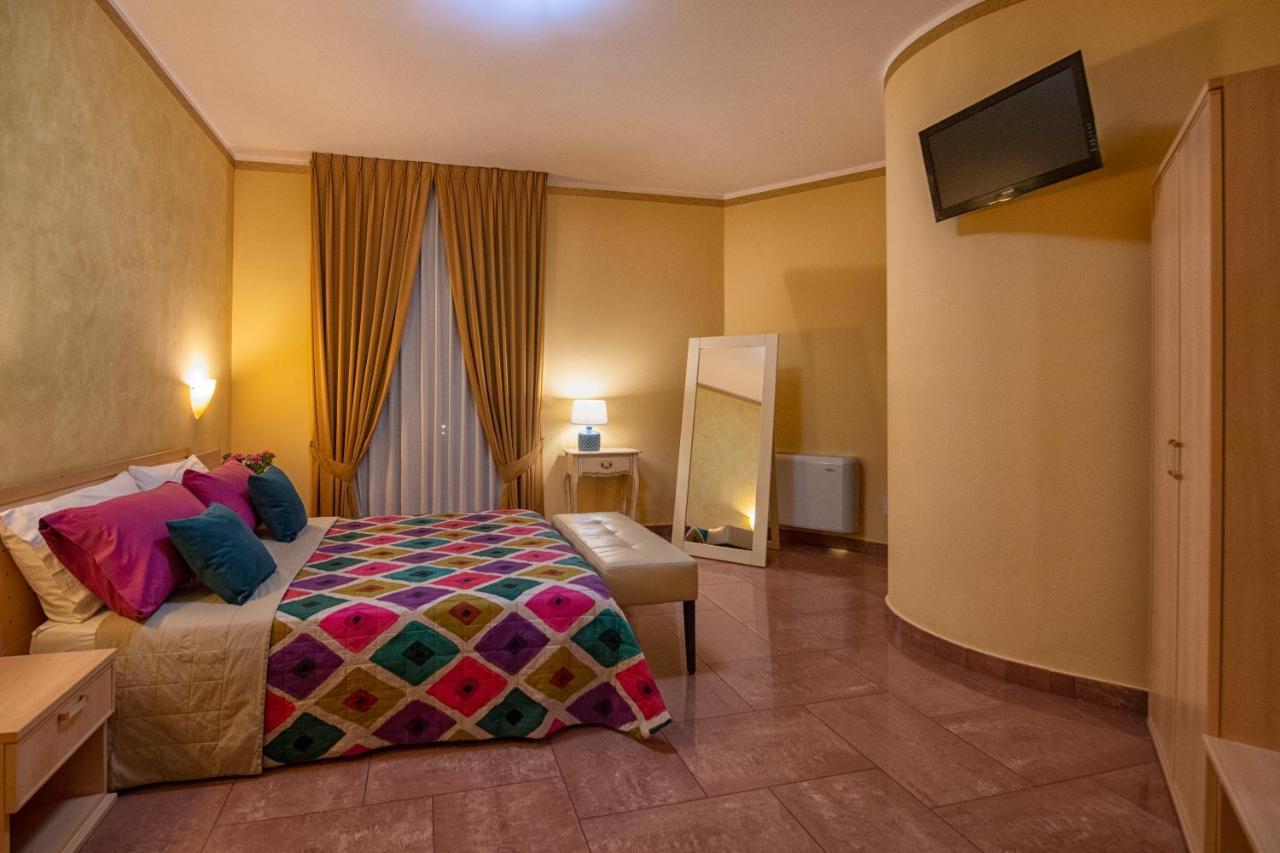 La Collina Hotel & Spa Oliveto Citra Luaran gambar
